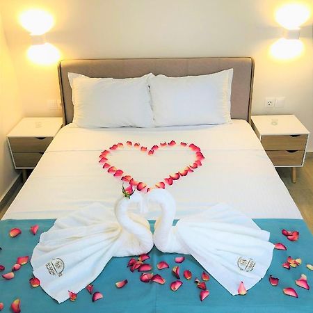 Navarino Luxe Suites With Sea View Περαία Εξωτερικό φωτογραφία