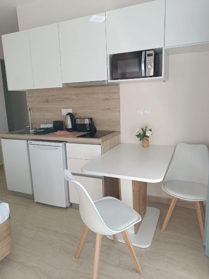 Navarino Luxe Suites With Sea View Περαία Εξωτερικό φωτογραφία